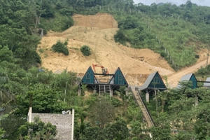 Ba Vì (Hà Nội): Tổ hợp công trình “khủng” xây dựng trái phép trên đất vườn