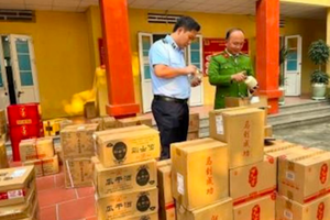 Kiểm tra cơ sở kinh doanh phát hiện hơn 2000 chai rượu không rõ nguồn gốc