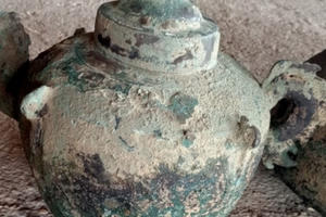 Cổ vật nghi ấm quai rồng có niên đại khoảng 600 năm được phát hiện tại Nghệ An