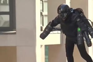 'Áo giáp người bay' lên kệ ở Anh