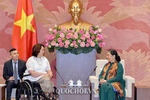 Đoàn đại biểu Thượng viện Mỹ thăm, làm việc tại Việt Nam