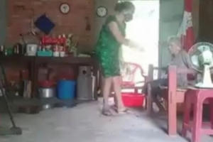 Đánh đập mẹ già tuổi cao sức yếu: Có thể nhận án tù 5 năm