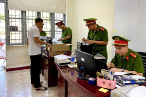 Khởi tố, bắt tạm giam Kế toán trưởng và Thủ quỹ Trường Cao đẳng Công thương miền Trung