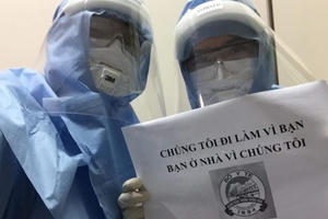 Nhật ký gửi vợ con đầy xúc động của nam điều dưỡng nơi tâm dịch Nhật ký gửi vợ con đầy xúc động của nam điều dưỡng nơi tâm dịch