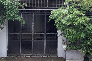 Người phụ nữ nghi bị tạt a xít ở TP Vinh: Nạn nhân bị bỏng nhiều nơi, mắt tổn thương nghiêm trọng