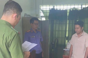 Bắt khẩn cấp công chức cấp xã ở Lâm Đồng liên quan vụ chiếm đoạt tiền cứu trợ mưa lũ