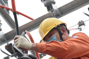 EVNHANOI đã tăng cường kiểm tra rà soát, bảo dưỡng sửa chữa toàn bộ các trạm biến áp, đường dây
