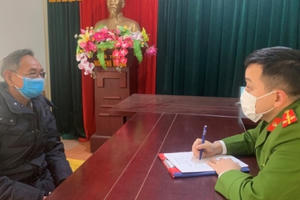 Đối tượng tàng trữ, vận chuyển tiền giả ra đầu thú sau 20 năm lẩn trốn