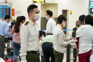 Tổ chức chuyến bay vận chuyển người dân từ các địa phương đang giãn cách theo Chỉ thị số 16 về Hà Nội