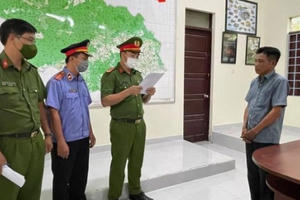 Nhận hối lộ để lâm tặc phá rừng, Trạm trưởng kiểm lâm bị bắt