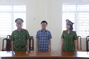 Khởi tố Chủ tịch xã vì để hư hỏng lượng lớn xi măng hỗ trợ xây dựng nông thôn mới