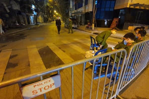 Phong tỏa 2 tuyến phố tại Hà Nội vì phát hiện 1 ca nghi nhiễm Covid-19