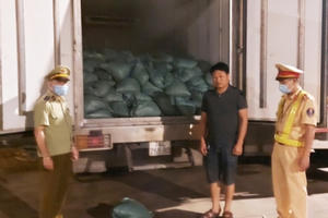 Bắt giữ 4,5 tấn phụ phẩm chân gà không rõ nguồn gốc tại Quảng Ninh