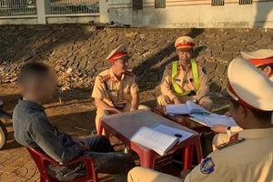 Đắk Nông: Kiểm tra nồng độ cồn, phát hiện nam thanh niên dương tính với ma túy