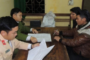 Hà Nam: Bắt tàu hút cát trái phép sử dụng thủ đoạn tinh vi