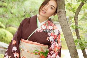 Á hậu Lệ Hằng diện kimono dạo phố cổ Tokyo