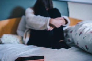 Quấy rối tình dục trên môi trường số: Không thể bỏ qua và xem nhẹ