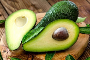 Lý do vì sao bạn nên ăn trái bơ hằng ngày