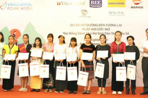 "Triệu lá cờ - Triệu niềm tin" - Nam A Bank chung tay bảo vệ biển đảo Việt Nam