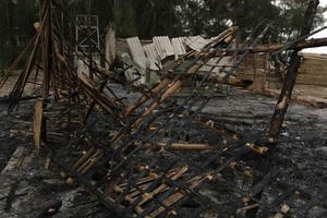 Thanh Hóa: Bà hỏa ghé thăm ngày tết, một nhà hàng biến thành tro bụi