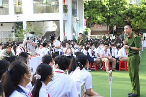 Nhiều hoạt động hưởng ứng Ngày Pháp luật Việt Nam tại Hà Nội