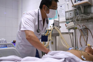 Kỷ niệm 66 năm Ngày Thầy thuốc Việt Nam: Tự hào những ''chiến sĩ áo trắng''