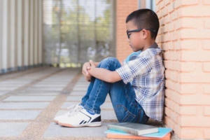 “Mẹ ơi, con không muốn tới trường học nữa!”