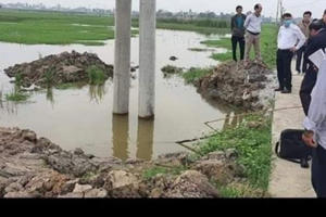 Vụ hai anh em chết đuối dưới hố chôn cột điện ở Thanh Hoá: Có thể khởi tố hình sự?