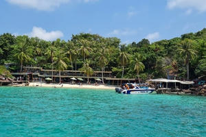 Du lịch sôi động trở lại nhờ chiến dịch tiêm vaccine