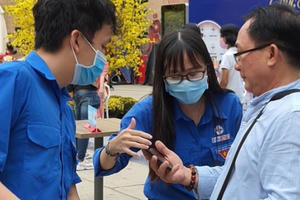 Tổng công ty Điện lực TP HCM "ra quân" vận động người dân sử dụng dịch vụ trực tuyến