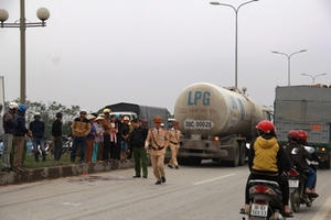 Thanh Hóa: Xe bồn gây tử vong cho 3 người đi xe máy