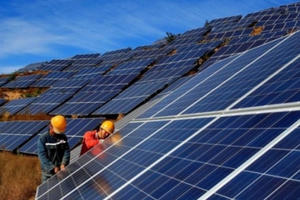 Tin kinh tế 6AM: Không phát triển ồ ạt điện mặt trời theo phong trào; Đẩy mạnh giải ngân đầu tư công từ đầu năm