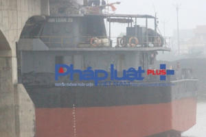 Cận cảnh công tác "cấp cứu" cầu An Thái bị tàu thủy đâm trực diện