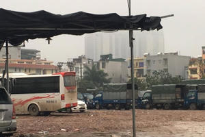 Bãi xe xây trên đất nông nghiệp, phường Mễ Trì "ra quân" nhiều lần nhưng không xử lý được