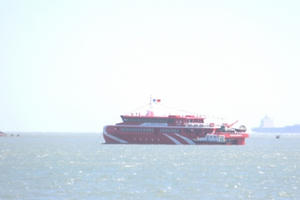 Tàu cao tốc Vũng Tàu - Côn Đảo hủy chuyến, hàng trăm khách bực bội