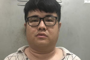 Đứa con bất hiếu cầm dao đâm chết cha đẻ chỉ vì nhà bị mất điện