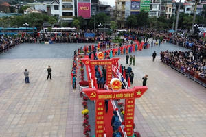 Quảng Ninh: 270 tân binh TP Cẩm Phả hăng hái lên đường nhập ngũ