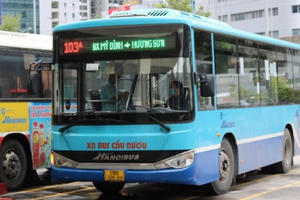 Muốn người dân sử dụng xe buýt: Xe an toàn, người văn minh