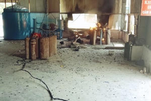 Nổ đường ống khí gas, 3 người đi cấp cứu