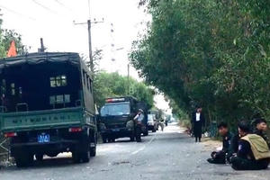 Nghẹt thở cuộc vây bắt nghi phạm bắn chết nhiều người