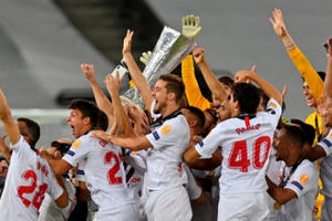 Sevilla 3-2 Inter Milan: Lần thứ 6 lên "đỉnh"