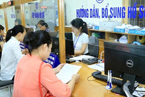 Đẩy mạnh phân cấp thủ tục hành chính và cắt giảm, đơn giản hóa thủ tục hành chính nội bộ