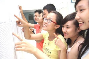 Thi THPT quốc gia 2016: Các cụm thi tự công bố điểm Thi THPT quốc gia 2016: Các cụm thi tự công bố điểm