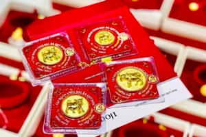 Giá vàng hôm nay 2/4: Giá vàng trong nước tăng, thế giới giảm mạnh