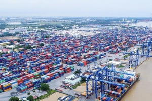 Bộ GTVT báo cáo Thủ tướng giải pháp tháo gỡ hàng tồn cảng Cát Lái Bộ GTVT báo cáo Thủ tướng giải pháp tháo gỡ hàng tồn cảng Cát Lái