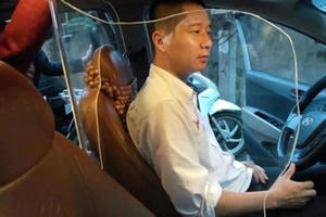Trào lưu taxi lắp vách ngăn bảo vệ người lái: Cục Đăng kiểm “bật đèn xanh”