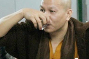 Trục xuất sư giả Đỗ Văn Cường "đại náo" cửa Phật khỏi Hải Dương Trục xuất sư giả Đỗ Văn Cường "đại náo" cửa Phật khỏi Hải Dương