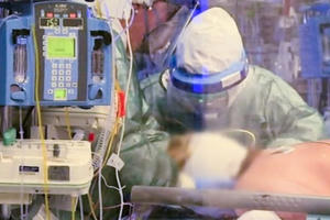 Hình ảnh sốc trong phòng bệnh đặc biệt của bệnh nhân Covid-19 tại Ý