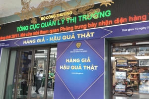 Trưng bày để người dân nhận diện hàng giả - hàng thật