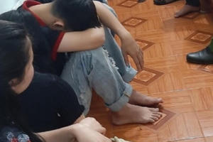 Nhân viên quán karaoke “mở tiệc” ma túy tại phòng trọ